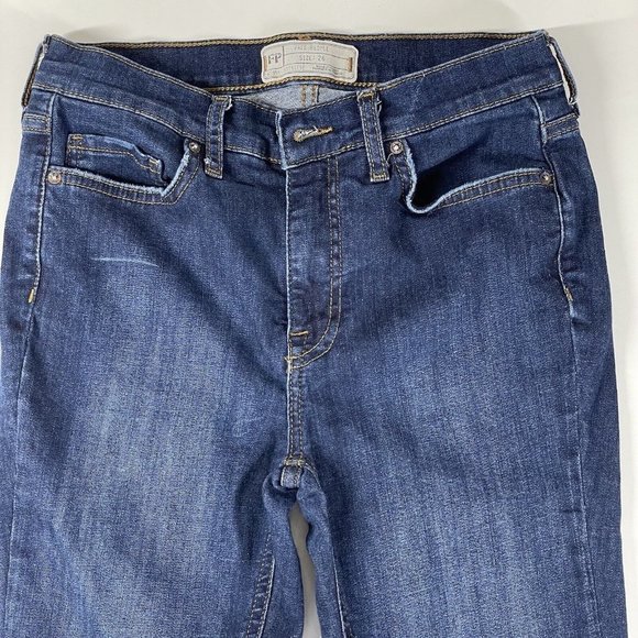 Free People Women's 26 Skinny Jeans Blue Dark Wash Distressed 61855-16515125 - Picture 4 of 11